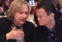 新首富先生盯紧全球权力通行证 马云克林顿一家相见甚欢